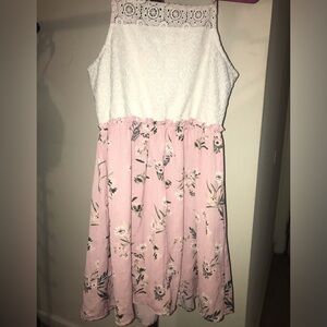 2 For $10 Xhilaration dress floral size. Bundle and save!!